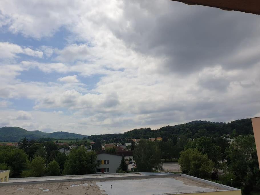 Mezonetovy Apartman V Centre Novej Dubnice Ilava エクステリア 写真