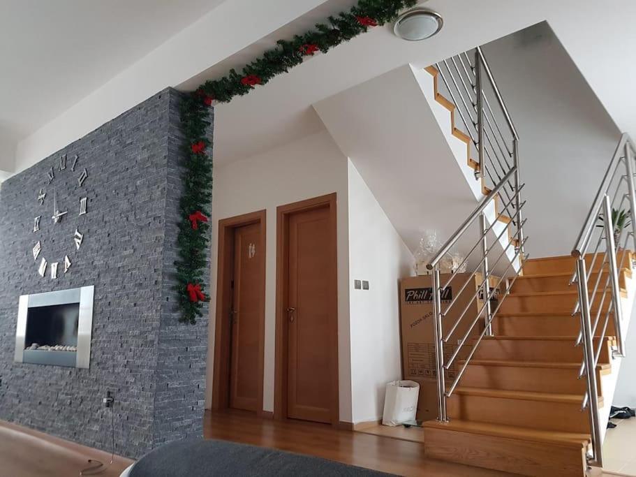 Mezonetovy Apartman V Centre Novej Dubnice Ilava エクステリア 写真